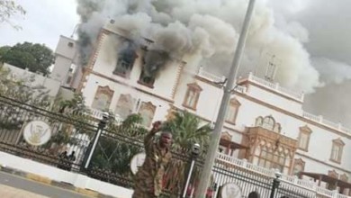 عاجل.. بالصور: حريق بالقصر الجمهوري بالسودان القر الجمهوري