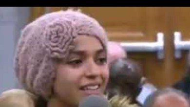 طالبة سودانية