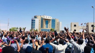 زيادة مساحة الاعتصام بالقيادة العامة 56296950 2395628860471622 5899771934840717312 n 1 3