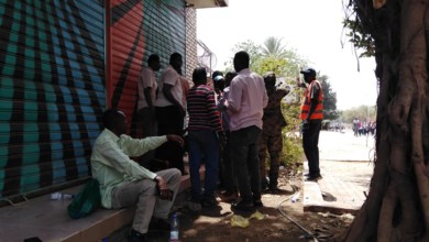 القبض على أحد كتائب الظل يحمل مسدس كاتم صوت داخل الاعتصام القبض على مندس
