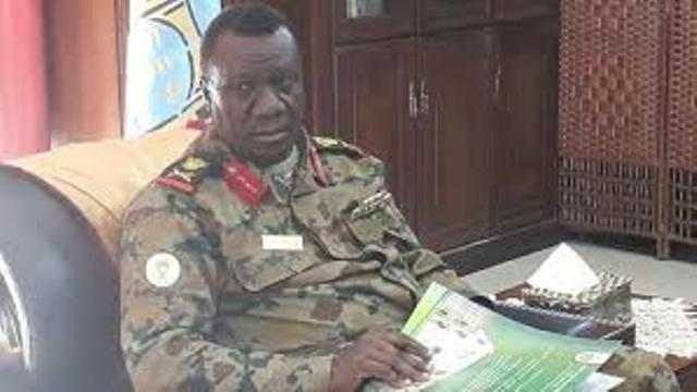 والي البحر الأحمر يشكل لجنة لتفويج المعتمرين بسواكن اللواء عصام الدين عبد الفراج والي البحر الاحمر