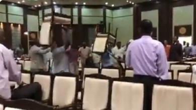 توضيح للأسباب التي أدت لمشاجرة بين بعض ممثلي الأحزاب السياسية بقاعة الصداقة FB IMG 1557351921693