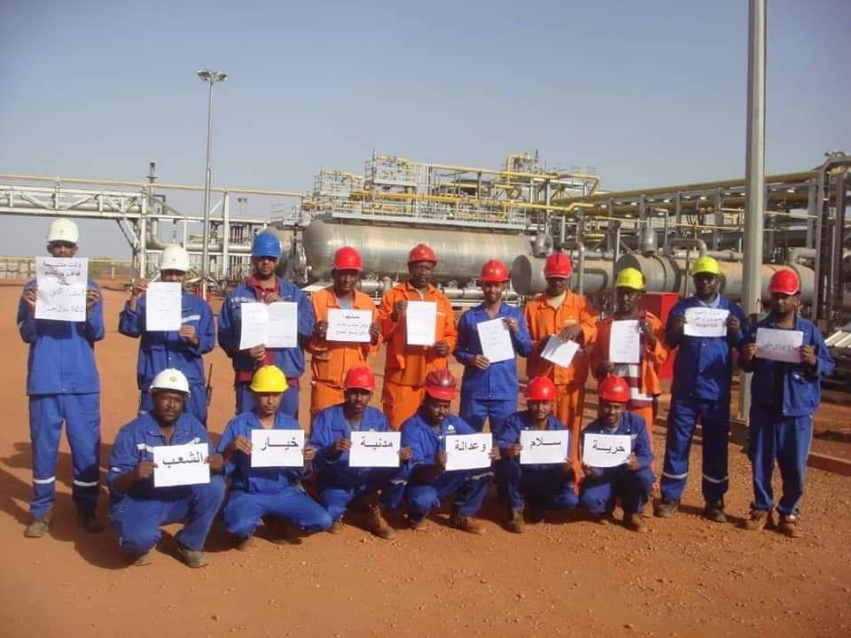 حميدتي رداً على التلويح بالإضراب العام اي زول يضرب عن العمل يمشي بيتهم طوالي جاهزون بالبدلاء FB IMG 1558471477214