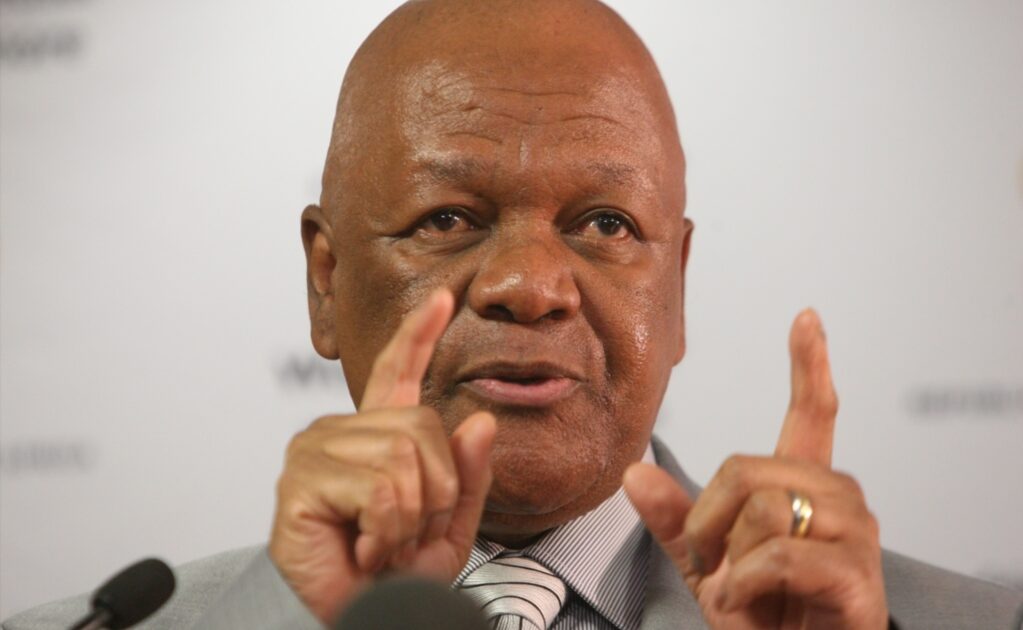 وزير يكمل صفقة مشبوهة بمليار دولار في جوبا Jeff Radebe