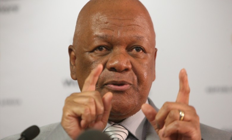 وزير يكمل صفقة مشبوهة بمليار دولار في جوبا Jeff Radebe