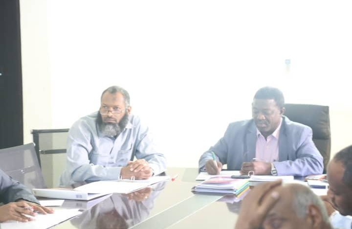 المجلس القومي للأدوية والسموم : لجنة فنية لضمان منتوج الصناعة الدوائية سموم