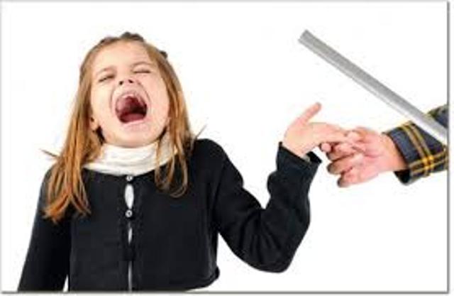 خبراء يحذرون من خطورة العقاب البدني في العملية التعليمية عقاب التلاميذ