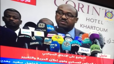 دموع الوسيط الاثيوبي تخطف أضواء التوقيع على الاعلان السياسي بين الفرقاء السودانيين ٢٠١٩٠٧١٧ ٠٨٥٠٠٦