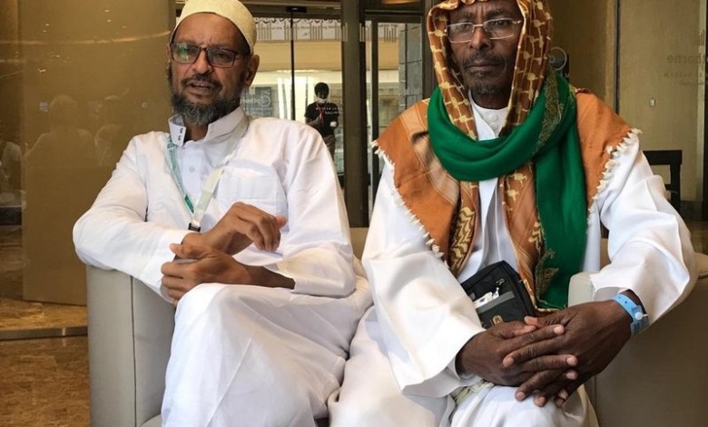 بعد فراق 30 عاماً.. "برنامج ضيوف الملك" يجمع أمين دار إفتاء جزر القمر بصديقه السوداني 5d4b03ea64d75