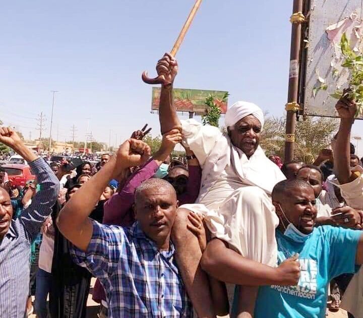 عبد الرحمن الصادق : قيادة حزب الأمة الحالية غير شرعية 19219182 6C80 4798 85C5 A9B0B44AA4BA