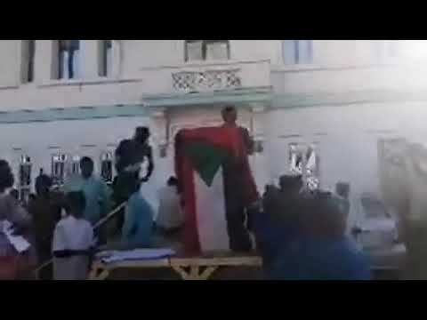 بالفيديو : محاكمة جماهيرية أمام محلية ودمدني لوالي الجزيرة تقضي بتجريده من سلطته 206949