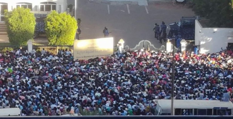 وفاة سيدة اثناء وقوفها للتقديم بصندوق السكني الشعبي 5834900061574189281 1