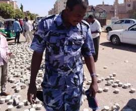 كميات كبيرة جدا من العملة السودانية ممزقه تم رميها بالطرقات نقود