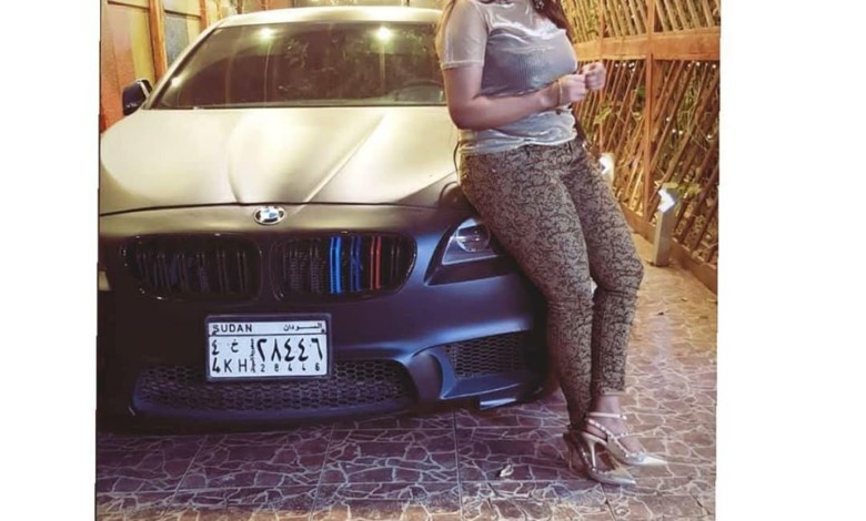 بالصور..السودانية "هبة الجندي" تشعل فيسبوك بملابس مثيرة وتثير ضجة هبة الجندي2