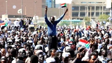 ضياء الدين بلال يكتب:السياسة السودانية ابنةُ المُفاجآت، لا تثقْ في الرَّاهن ولا ما في يدَيك، ولو كنت تظنُّ أنك تُحكِم الإمساك به مظاهرات