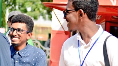 السودان: صاحب الهتاف الأشهر في اعتصام القيادة العامة يرفض الظهور الإعلامي وضاح حاتم