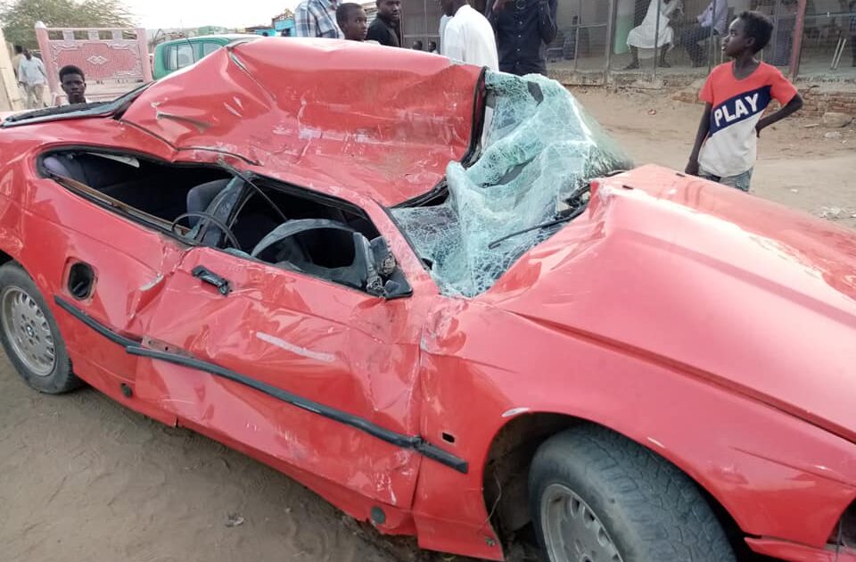سيارة تطير في الهواء وإصابات بالغة لمواطنين حادث سير