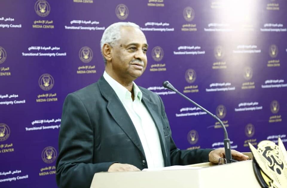 وزير الثقافة والإعلام يطلق تصريح مثير بشأن علاقات الجيش مع إسرائيل فيصل محمد صالح