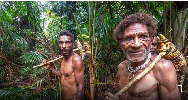 شاهد الأغرب في العالم: قبيلة "أشباح الشياطين".. الرجل يتزوج 10 نساء IMG ٢٠٢٠٠٥١١ ١١٥٦٤٧