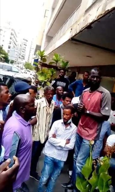 فيديو مثير.. العالقون في لبنان :يتحدثون بلهجة لبنانية (بدنا معونات ومافي حدا بتحرك من هون) سودانيين بلبنان