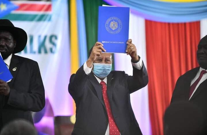 بعد التوقيع على اتفاق تاريخي يشهده السودان.. حمدوك : أُهدي السلام إلى أطفالنا الذين وُلدوا بمعسكرات النزوح FB IMG 1598872347534 720x470 1