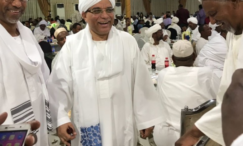 30 ألف طالب بالبحر الأحمر يستفيدون من الكشف البصري ضمن برنامج "إبصار السعودية" السفير السعودي بالزي المحلي السوداني في احدى المناسبات