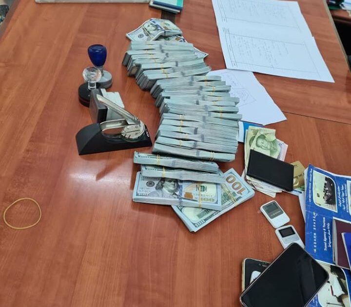 القبض على أخطر تاجر عملات يمول السريحة بالخرطوم دولار