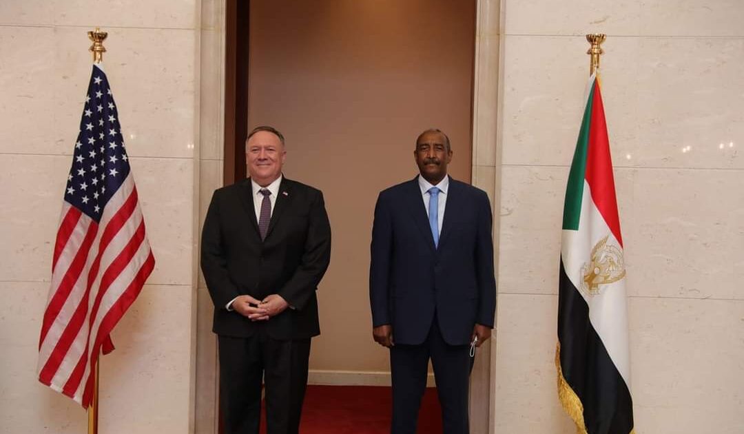 السودان: بين الضغوط الخارجية والمخاطر الداخلية رئيس المجلس السيادي عبدالفتاح البرهان و وزير الخارجية الأمريكي بومبيو