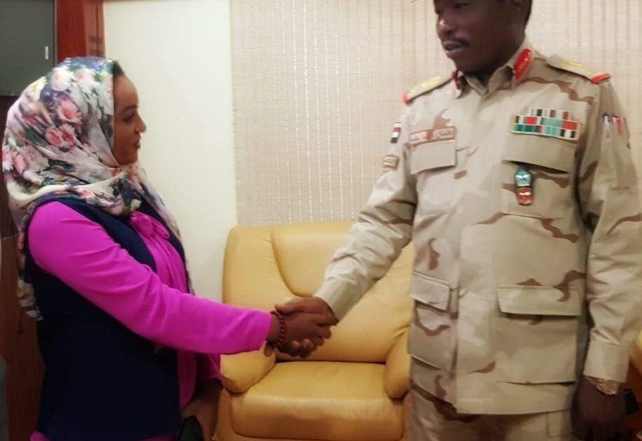 قائد بالدعم السريع يعتزر للمذيعة “حنان عثمان” FB IMG 1601575201910