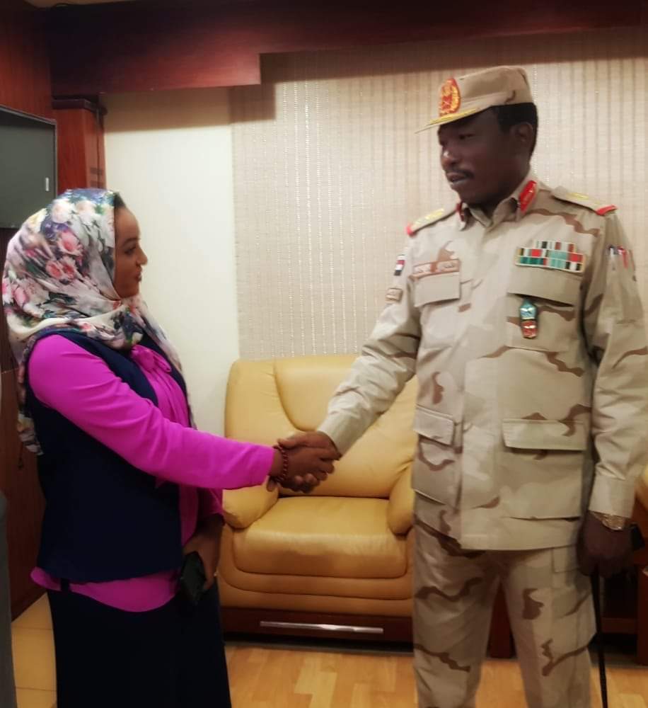 قائد بالدعم السريع يعتزر للمذيعة “حنان عثمان” FB IMG 1601575201910