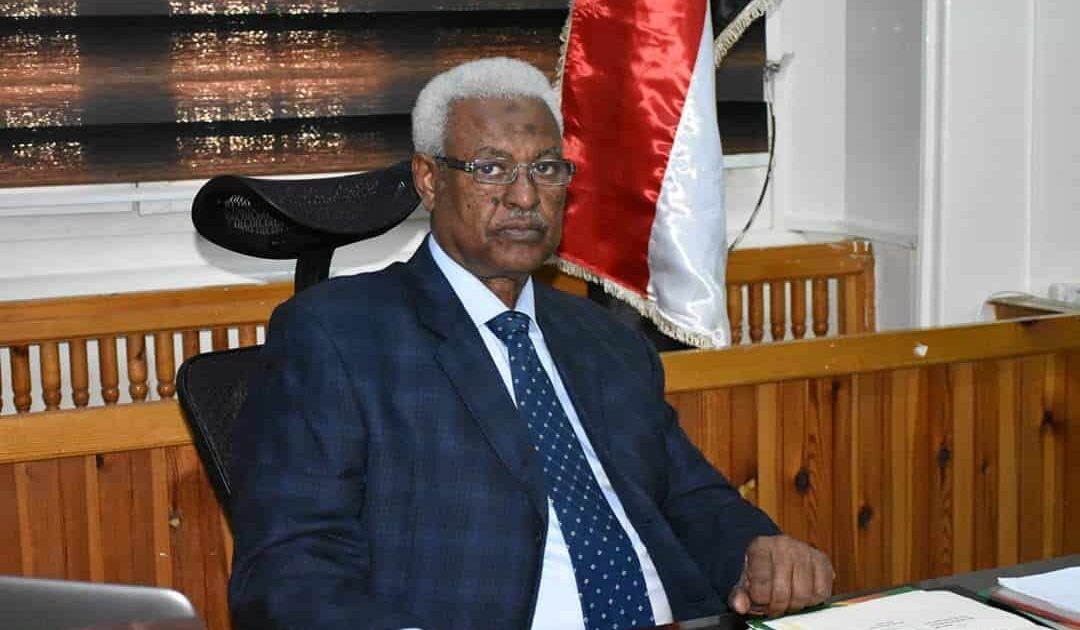 النائب العام يوجه الأجهزة الأمنية بمنع القبض على المدنيين مولانا تاج السر الحبر