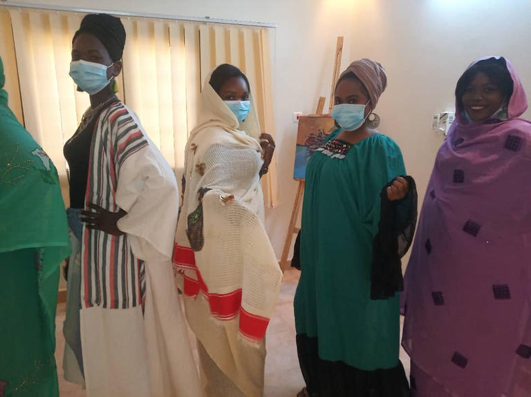 بالصور ..شاهد الموضة السودانية تدخل العالمية بعد سنوات العزلة سودانيات