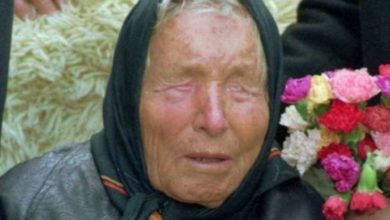 العرافة العمياء