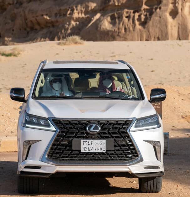 ولي العهد السعودي يصطحب أمير قطر بسيارته في جولة بمحافظة العلا IMG 20210105 WA0032