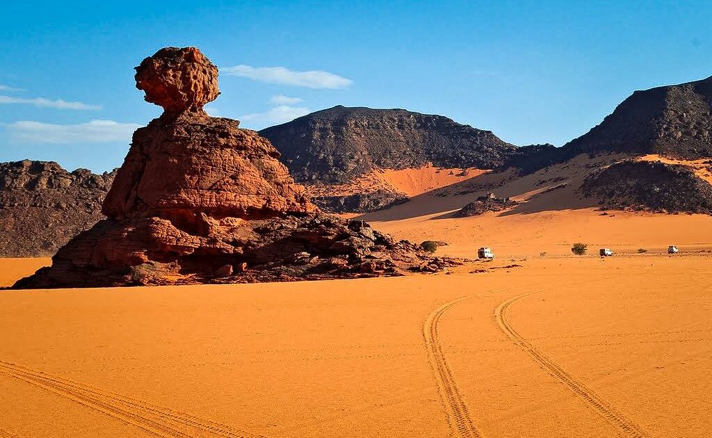 قرار بمنع السفر إلى المثلث الحدودي بين السودان و ليبيا صحراء ليبيا