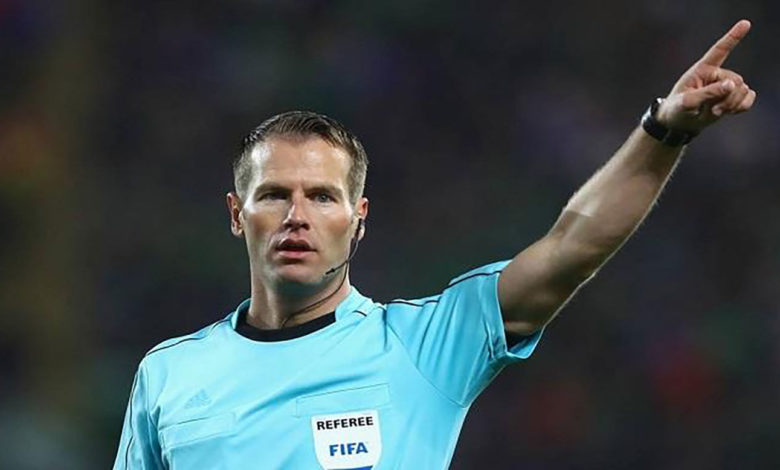 "فيفا" يطبق تجربة جديدة لتحليل المباريات في توقيتها الأصلي حكم