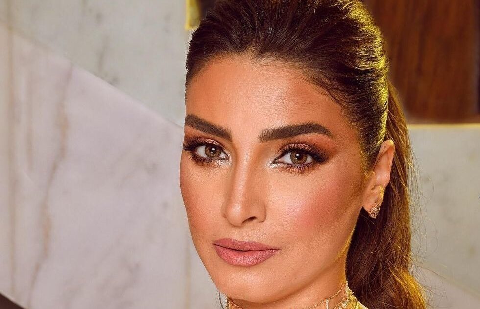 شاهد.. انقاذ الفنانة روجينا من حادث غرق في النيل روجينا