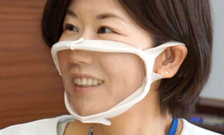 كمامات يابانية شفافة للتواصل مع الصم خلال الجائحة كمامة شفافة