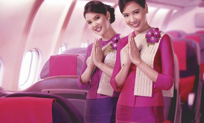 مقطع "تيك توك" عن أسرار مضيفي الطيران يحقق ملايين المشاهدات مضيفة طيران