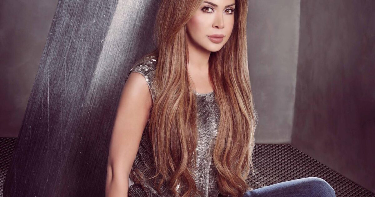 سقوط نوال الزغبي على مسرح حفلها في عيد الفطر المبارك 2025 (فيديو) نوال الزغبي