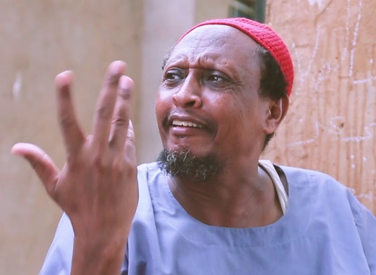 شاهد بالفيديو.. بسبب الحرب.. الكوميديان السوداني الشهير “فضيل” يتحول للعمل كسائق “ركشة” ويقول لزبائنه أن اسمه بعد الحرب أصبح “فضل” فضيل الكوميدي