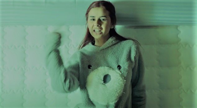 «ما تغنيش تاني».. رواد مواقع التواصل يهاجمون إعلان منة عرفة منة عرفة إعلان