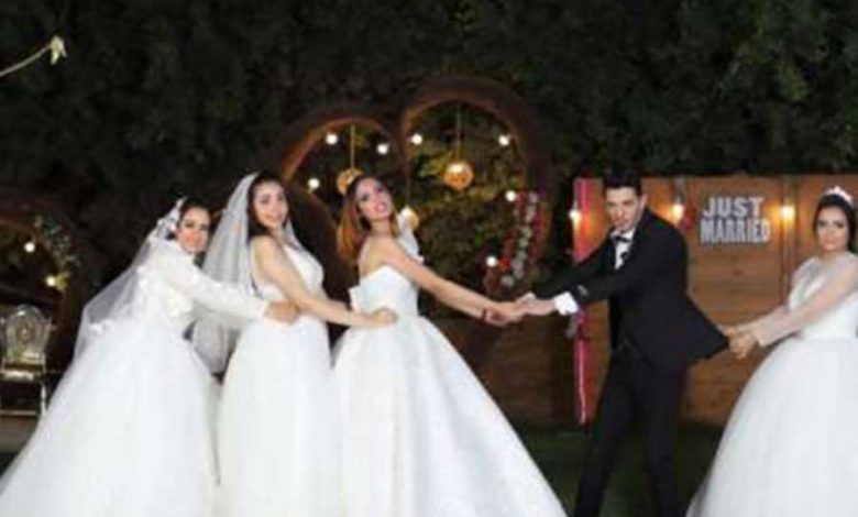 على طريقة الحاج متولي.. شاب يتزوج من 4 فتيات في ليلة واحدة 4 زوجات