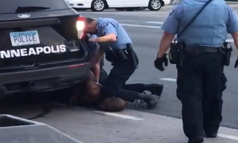 أشعل موته الولايات المتحدة.. عائلة جورج فلويد تزور البيت الأبيض.. وهذا ما طلبوه من بايدن جورج فلويد