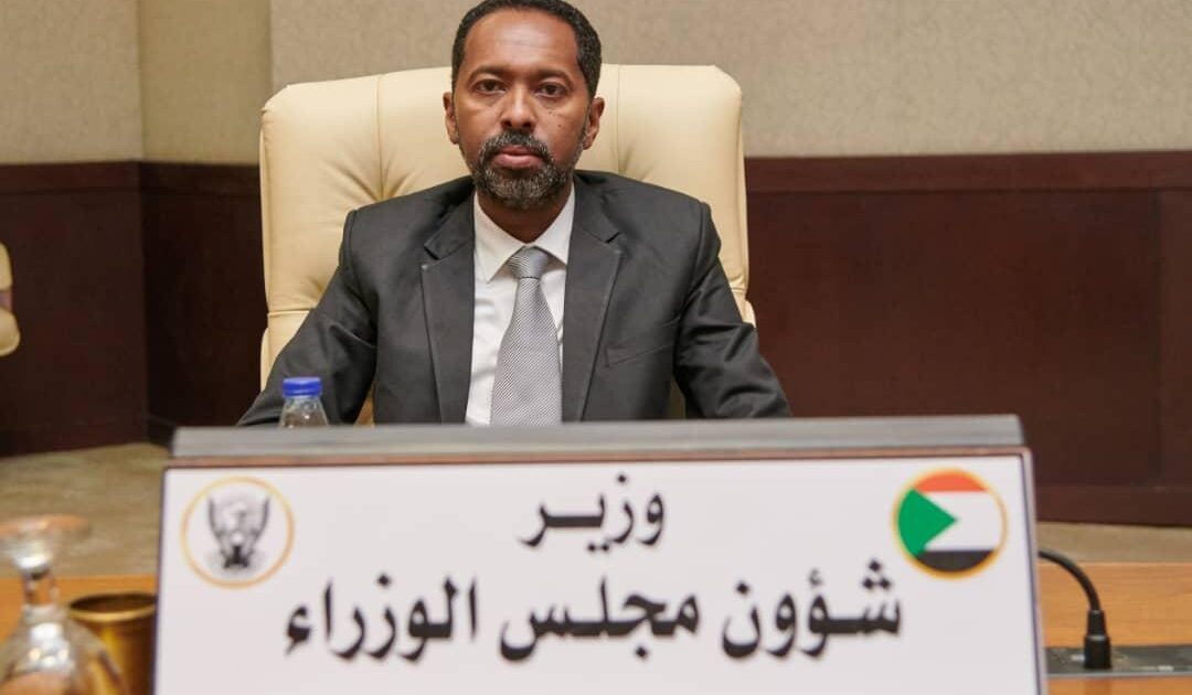 خالد عمر: لا يمكن معالجة القضايا السودانية عن طريق الحرب خالد عمر وزير شؤؤون مجلس الوزراء