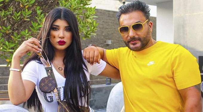 الزوجة الغنية رزق.. فاشينيستا كويتية تهدي زوجها سيارة باهظة الثمن في عيد ميلاده | فيديو سارة