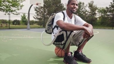 شاب يعيش بلا قلب