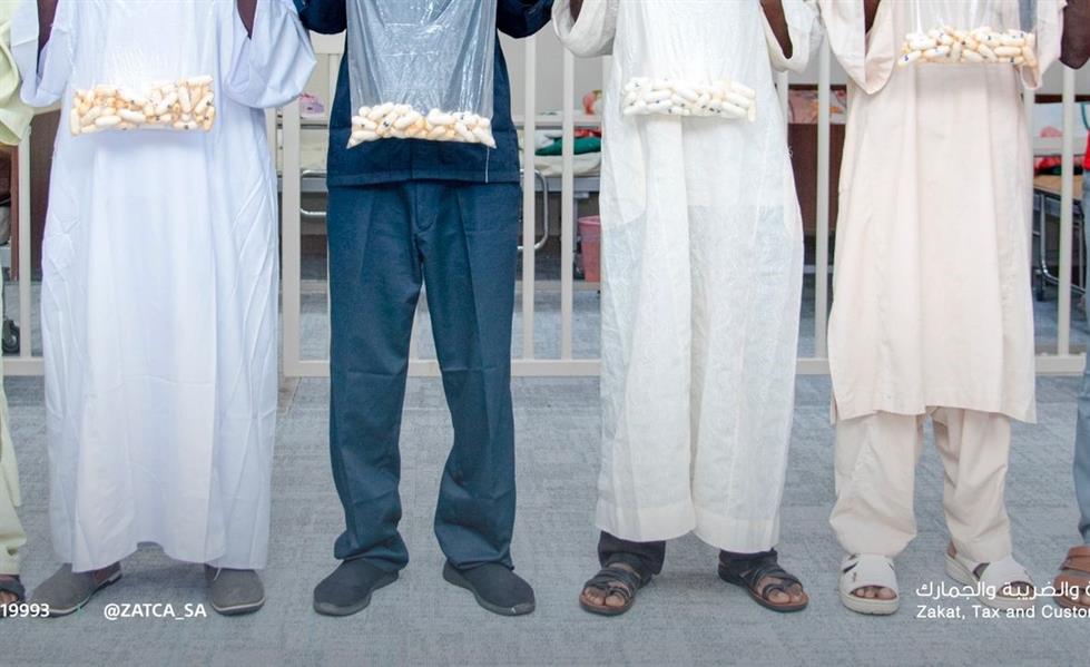 السعودية: إحباط محاولة تهريب 2.6 كيلو كوكايين داخل احشاء 6 مسافرين 9c9a4087 0682 4201 89f5 3d3ca291554b