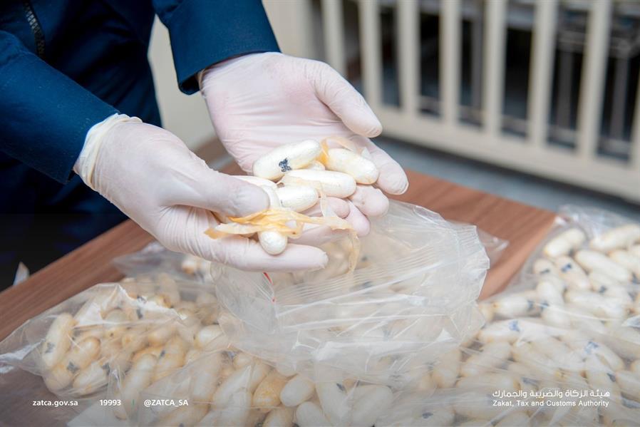 السعودية: إحباط محاولة تهريب 2.6 كيلو كوكايين داخل احشاء 6 مسافرين f809b9ee f856 4787 88f2 978655c34bd5