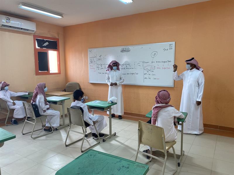 فصل دراسي السعودية مدرسة طلاب